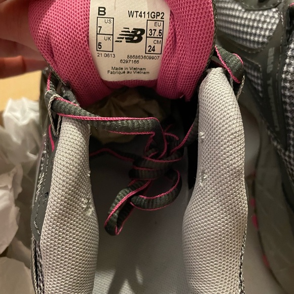 New Balance Trail Running Shoe WT411GP2 Womens 7 - Picture 5 of 8
